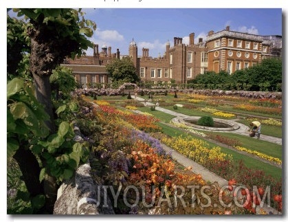 Sunken Gardens, Hampton Court Palace, Greater London, England, United Kingdom