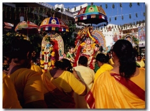 Worshippers at the Hindu Deepavali Festival in the Sri Mariamman Temple, Singapore, Singapore