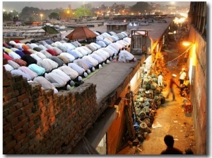 Indian Muslims Take Their Evening Prayers