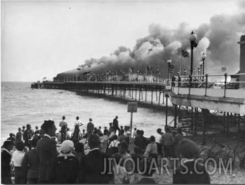 Worthing Pier Fire 1933