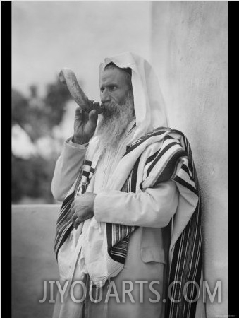 Rabbi Blowing the Shofar