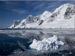 Lemaire Channel, Weddell Sea, Antarctic Peninsula, Antarctica, Polar Regions